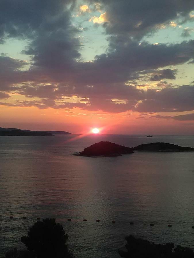 Hotel Majestic Ksamil Exterior foto
